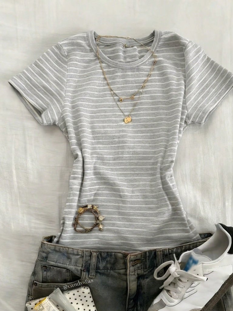 Light Grey Casual Women's Round Neck Fitted Short Sleeve T-Shirt